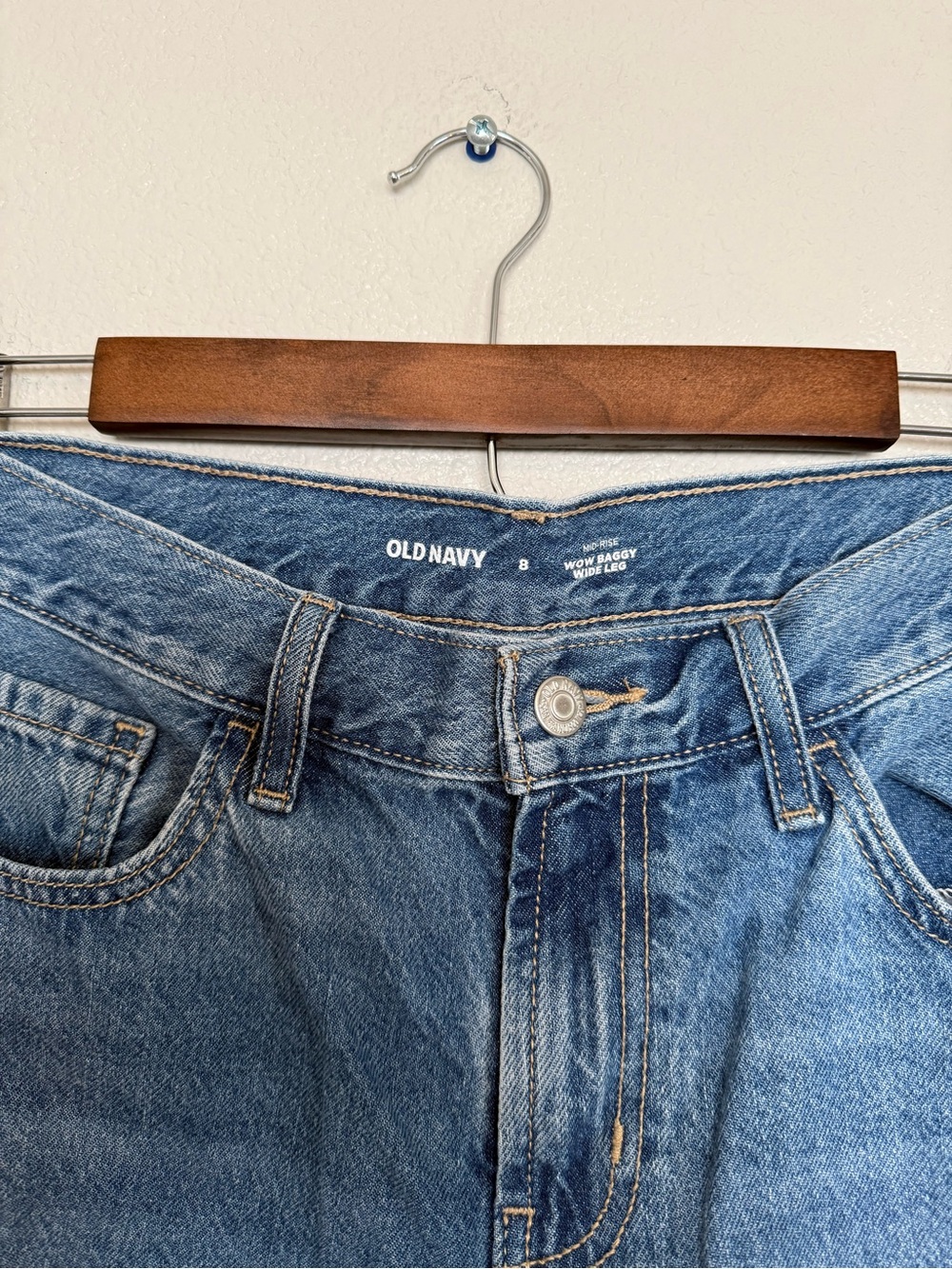 Old Navy Men’s Medium Blue Relaxed-Fit Jeans